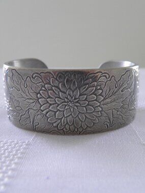 Salisbury Pewter Classic Flower Of The Month Cuff Bracelet - November